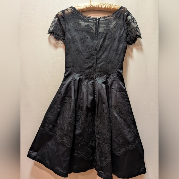 Elegant Black Satin and Lace Fit-and-Flare Dress - Picture 2 of 9